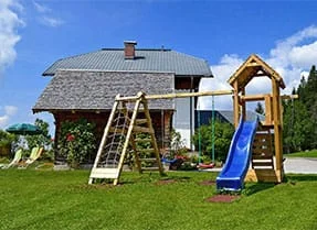Spielplatz - Landhaus Oberlehen, Ferienwohnungen in Abtenau